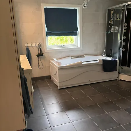 Cozy In The Heart Of Botnhamn Feriehus