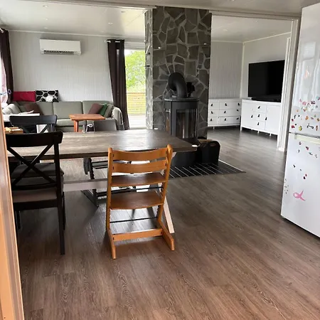 Feriehus Cozy In The Heart Of Botnhamn