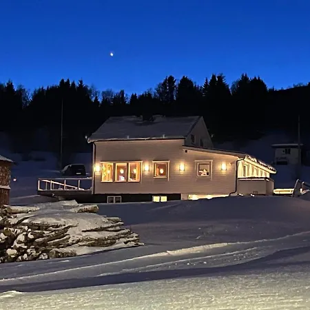 Feriehus Cozy In The Heart Of Botnhamn Senja
