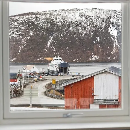 Feriehus Cozy In The Heart Of Botnhamn Senja